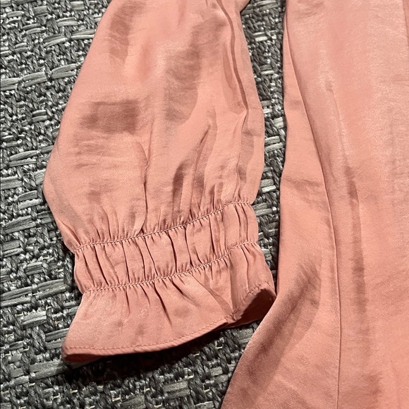 Old Navy | Lightweight Quarter Sleeve Peach Dress - Picture 4 of 16